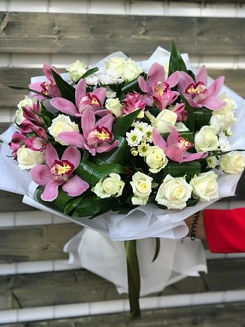 Букет цветов из: Розы и Хризантемы в Ильинское