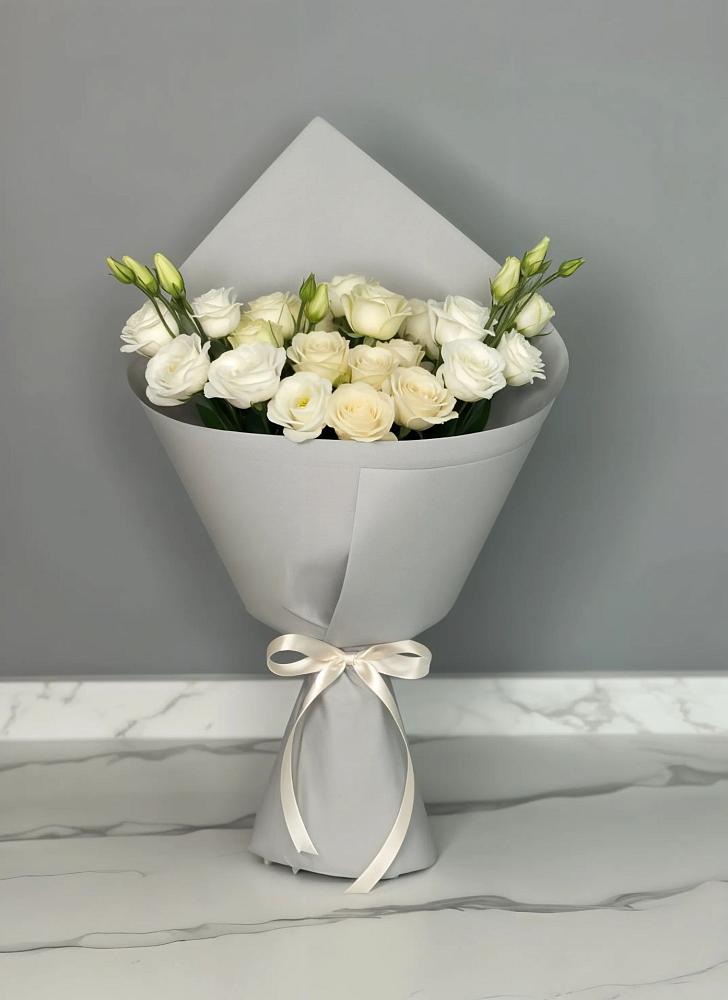 Букет цветов из: Розы и Лизиантусы в Ильинское