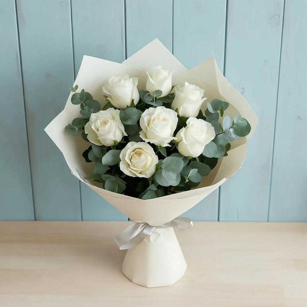Букет Белые розы в Эвкалипте в Ильинское