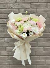 Букет цветов из:  Гвоздики, Розы, Лизиантусы и Хризантемы #REPLACE_PRED# Ильинское