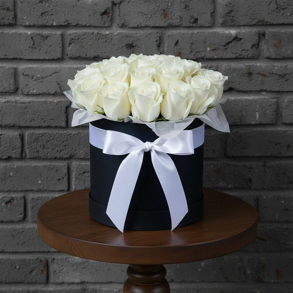 Цветочная композиция из Розы в шляпной коробке в Ильинское