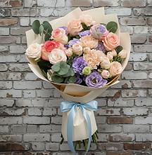Букет цветов из:  Розы, Лизиантусы и Гвоздики в Ильинское